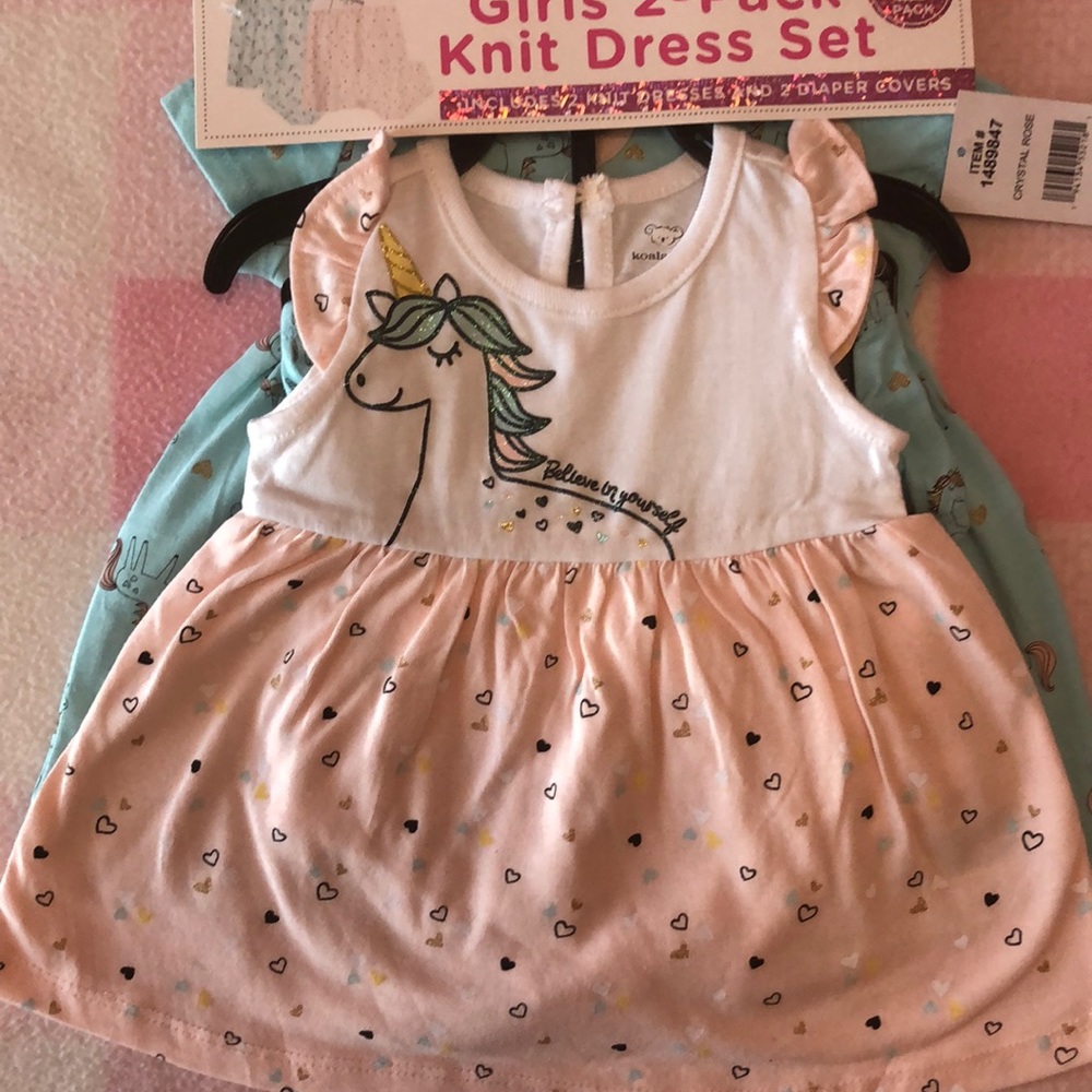 New: 2 outfits for total 4 pieces